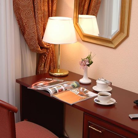 Aurora Premier Hotel Jarkov Habitación foto